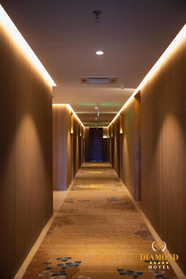 Hotel Diamond Prishtina Pristina Extérieur photo A corridor in a hotel