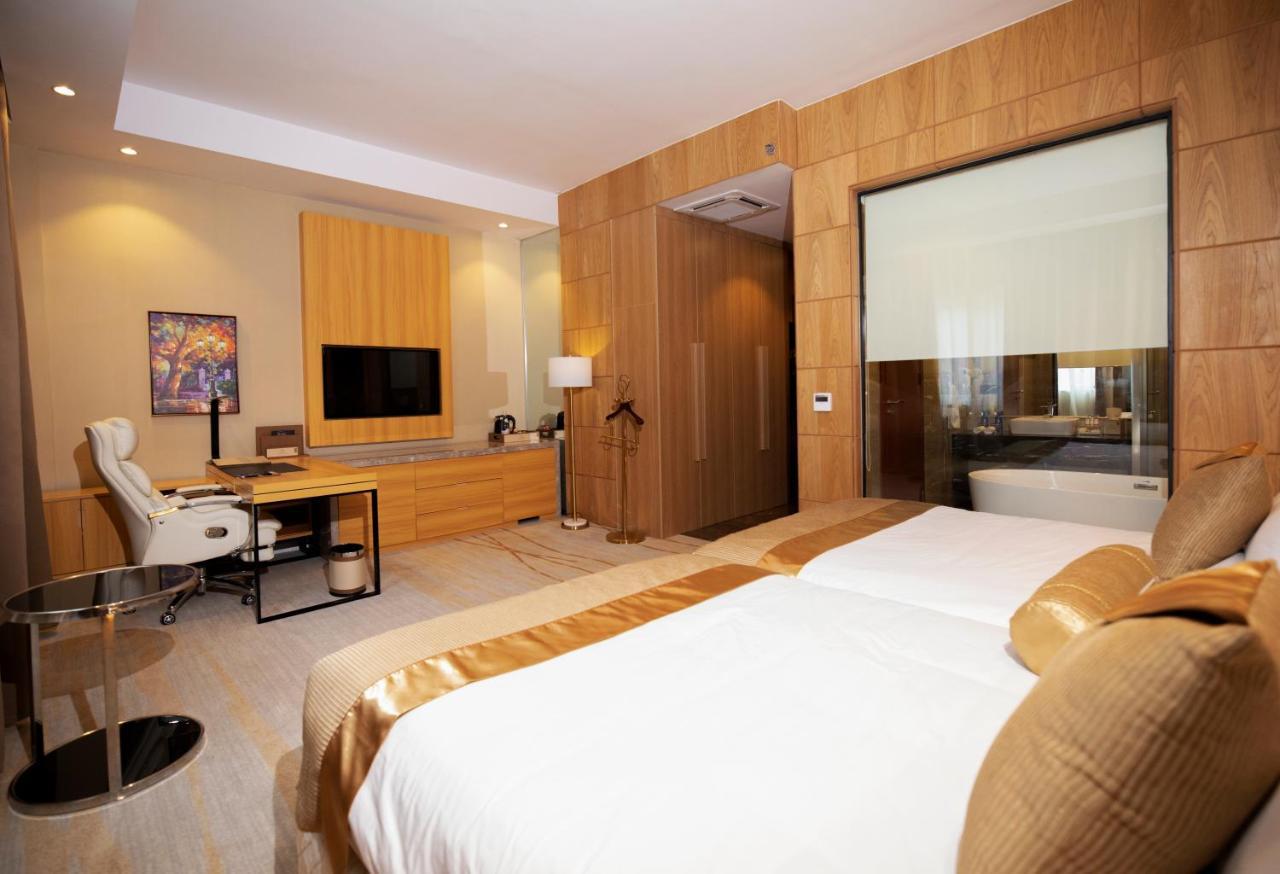 Hotel Diamond Prishtina Pristina Extérieur photo Deluxe Room