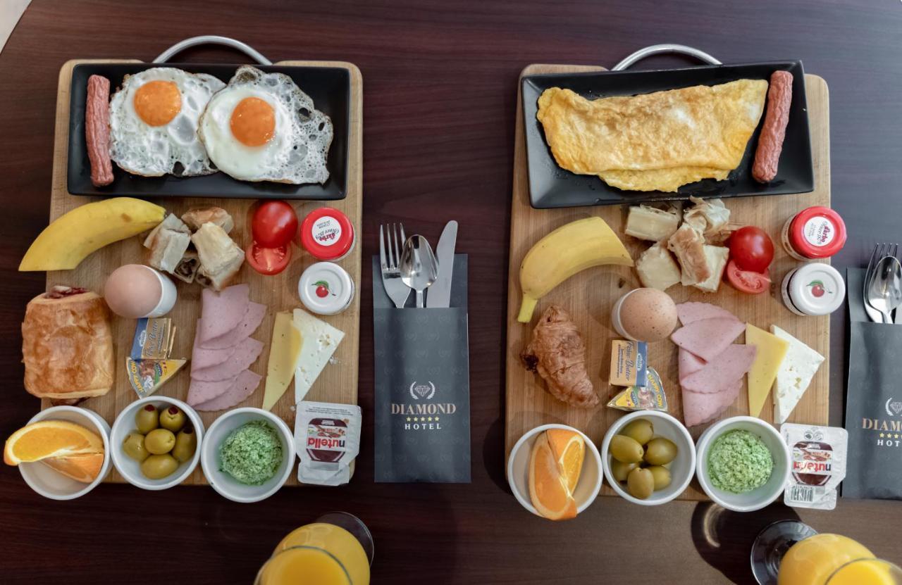 Hotel Diamond Prishtina Pristina Extérieur photo A traditional Portuguese breakfast